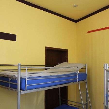 Fun House Hostel Bukares Bagian luar foto