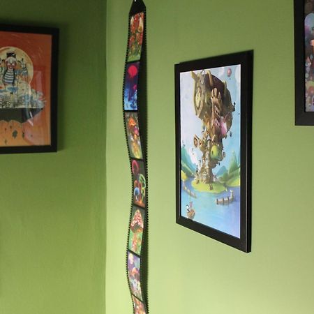 Fun House Hostel Bukares Bagian luar foto