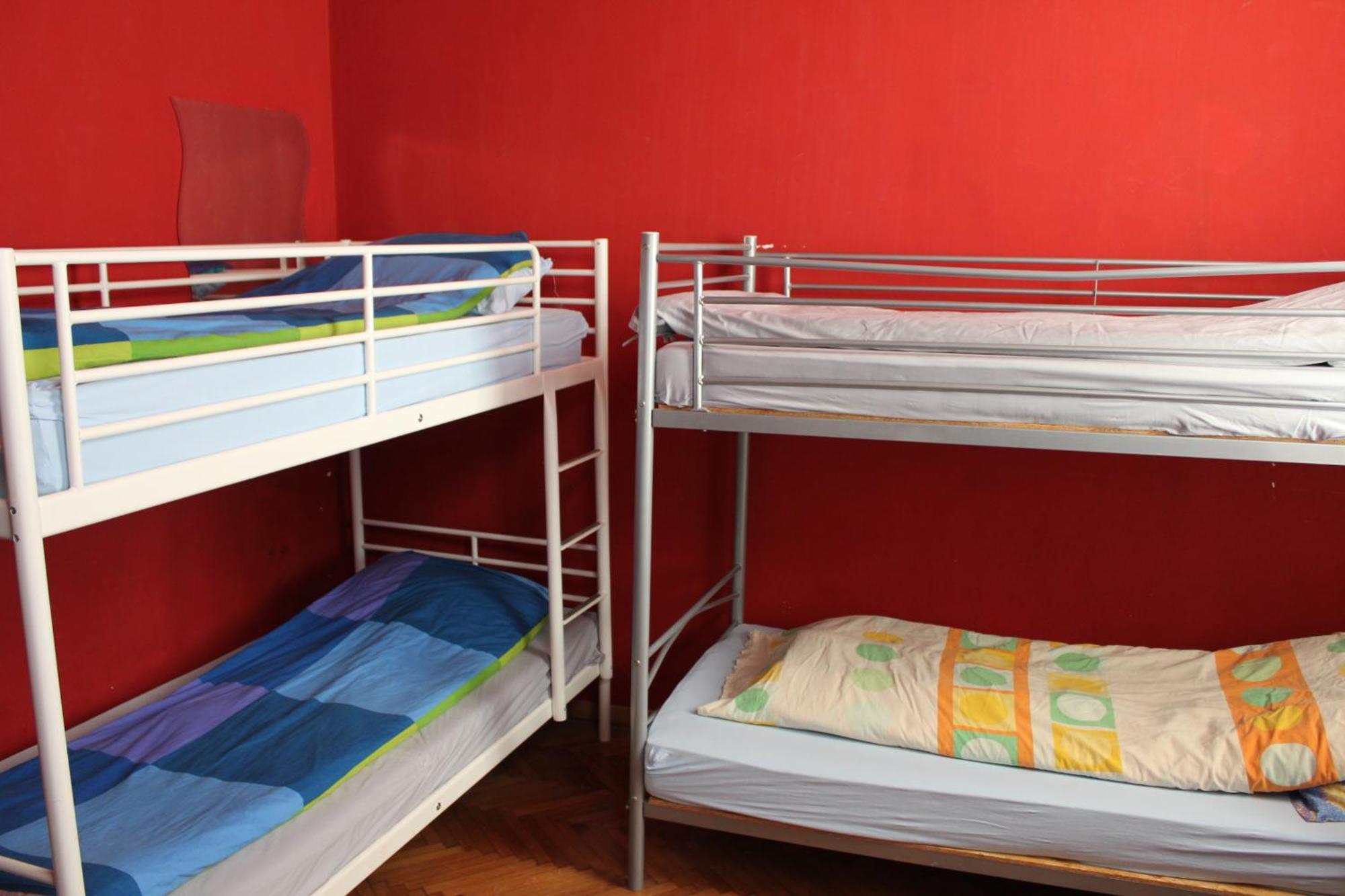 Fun House Hostel Bukares Bagian luar foto